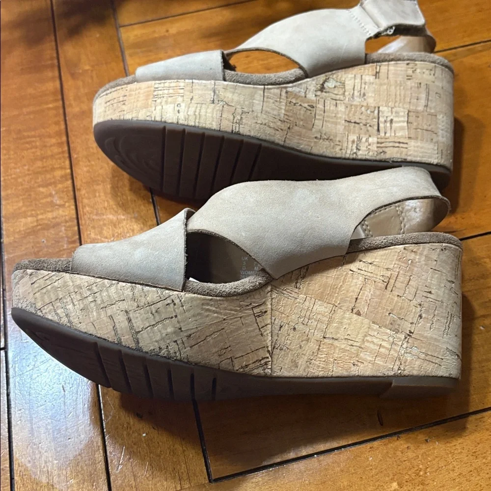 CLARKS Suede Straps With Cork Platform, Size 7.5, Natural